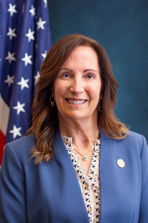 Linda Freedman Headshot.jpeg